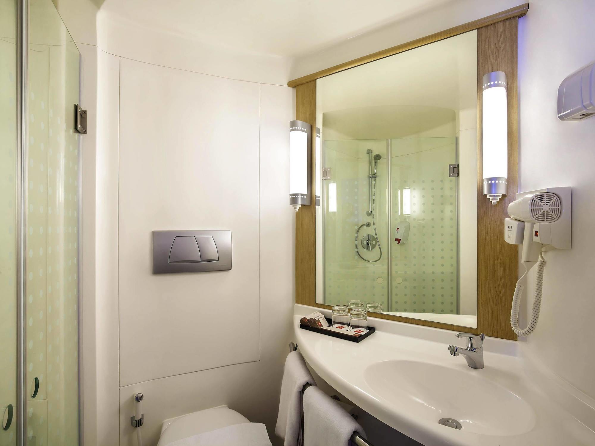 Ibis Manado City Center Boulevard Kültér fotó